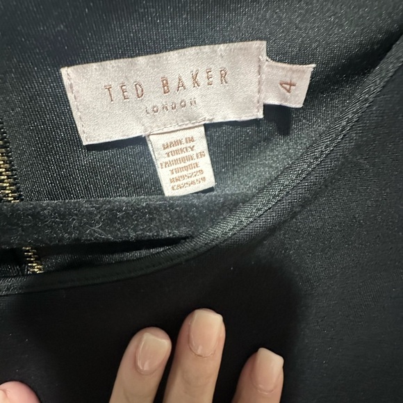 Ted Baker Blouse Crop Scallop Sleeves Crop TopBlack Size 4 EUC Large - Picture 4 of 8